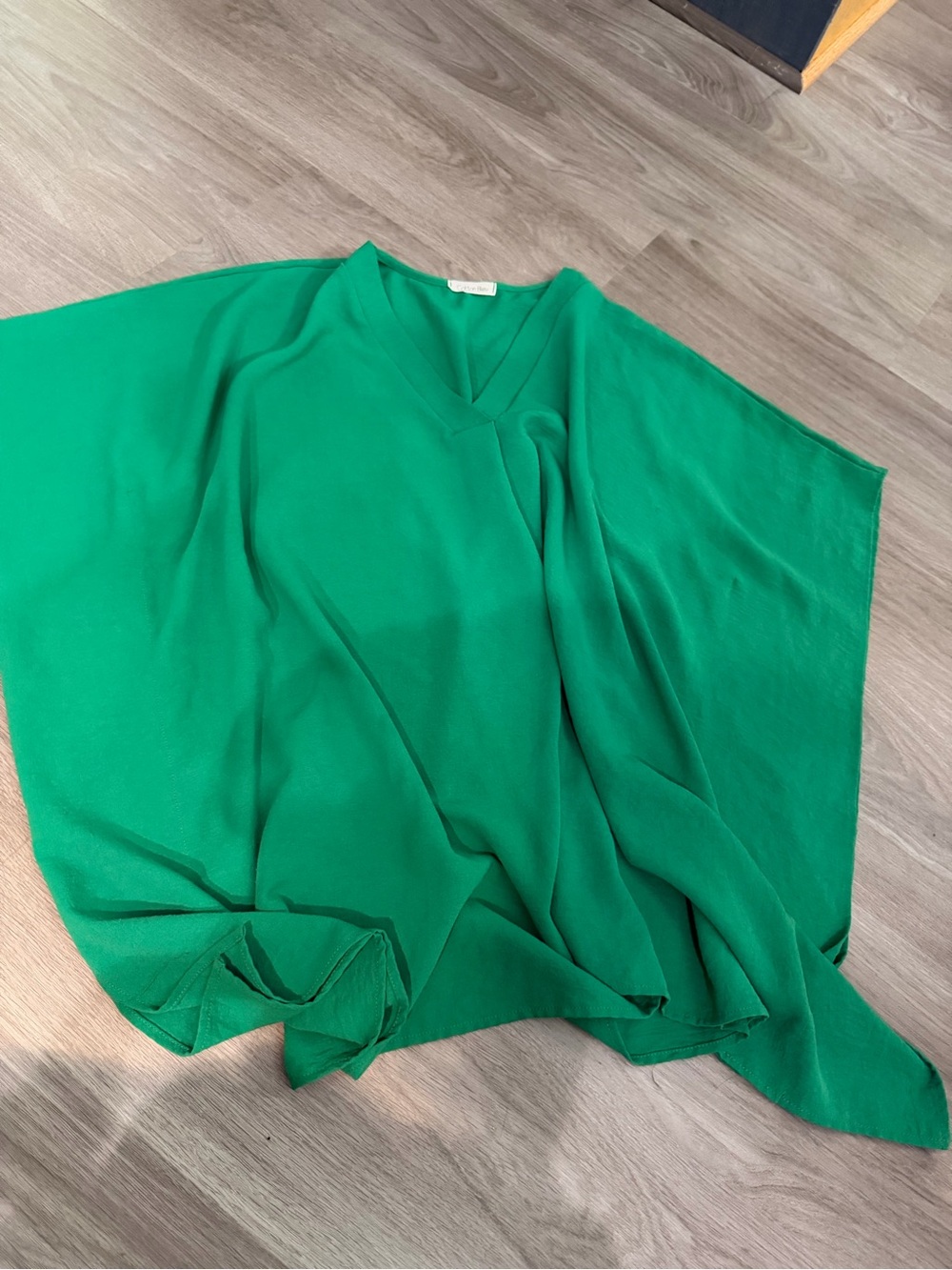Code Bleu Green V-Neck Poncho Top